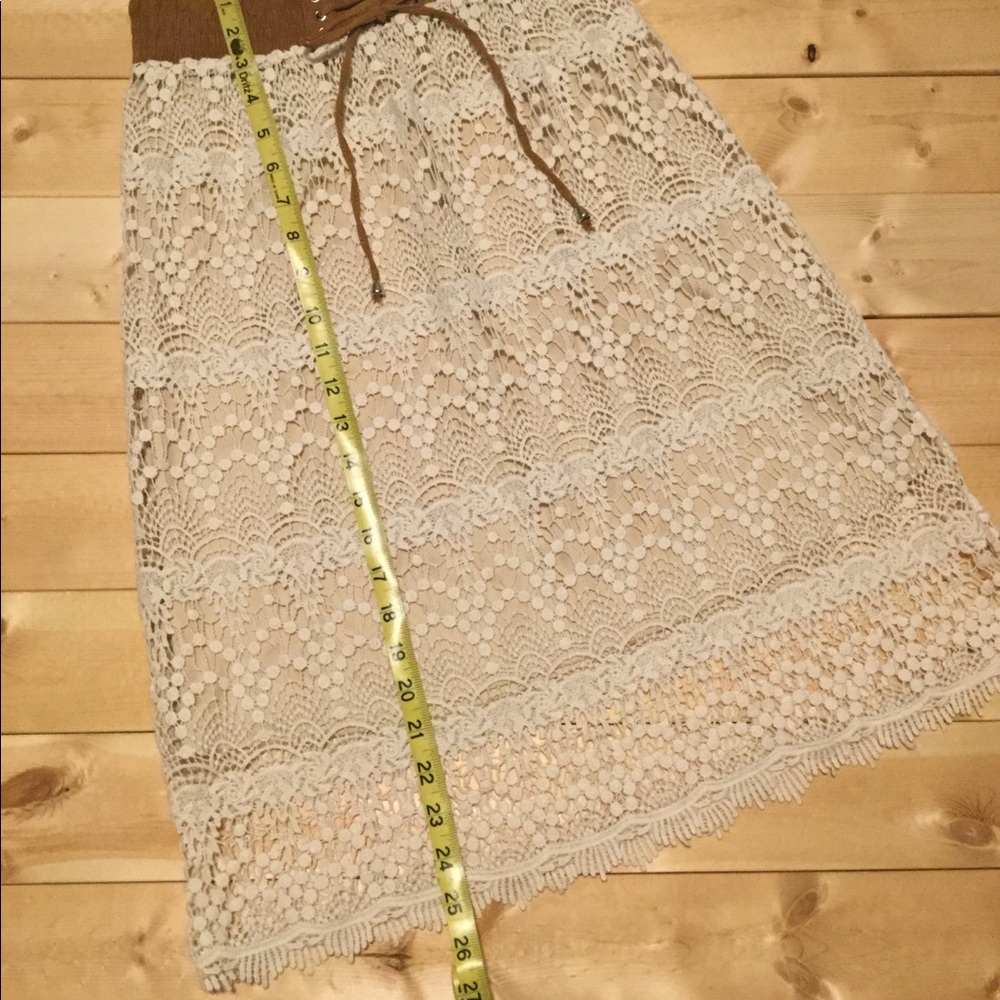 ❣️Sexy Anthropologie lace crochet skirt❣️ - Picture 5 of 8